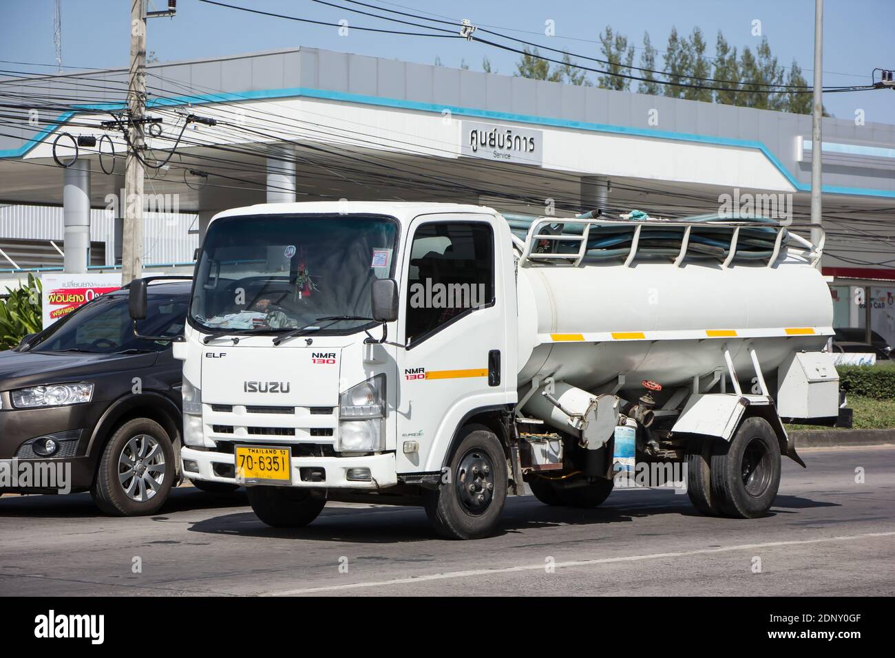 Chiangmai, Thailandia - Novembre 13 2020: Privato di fogna camion. Foto sulla strada n.121 a circa 8 km dal centro di Chiangmai, thailandia. Foto Stock