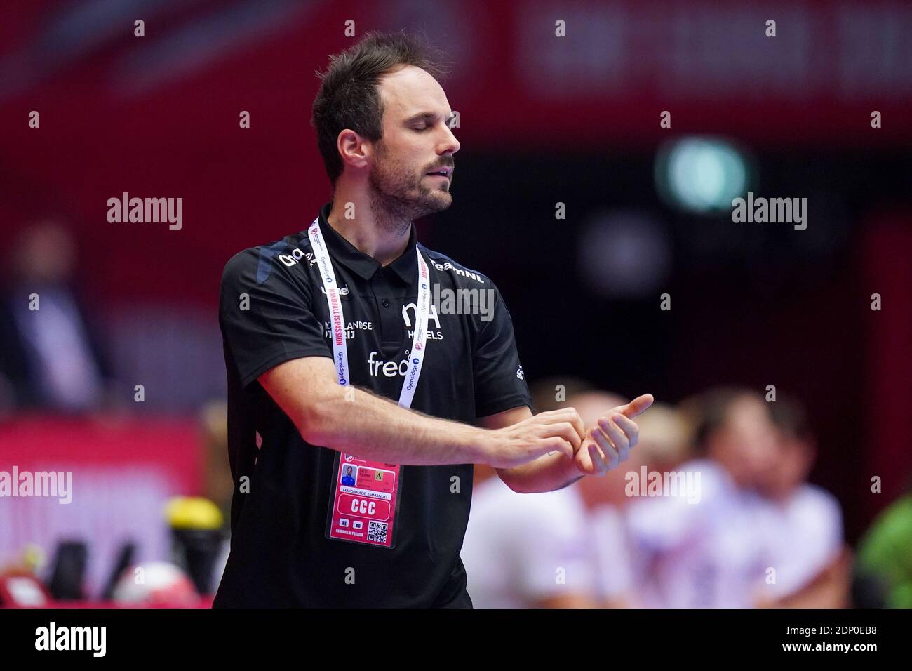 HERNING, DANIMARCA - DICEMBRE 18: Allenatore Emmanuel Mayonnade dei Paesi Bassi durante la partita femminile EHF Euro 2020 tra Russia e Paesi Bassi a J. Foto Stock