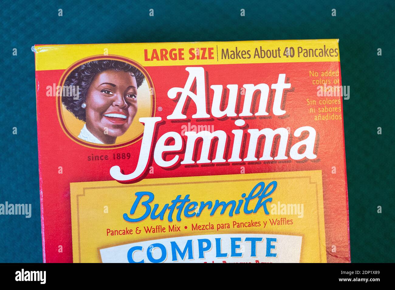 Primo piano di Aunt Jemima marca pancake latte in ambiente cucina, San Ramon, California, 20 novembre 2020. () Foto Stock