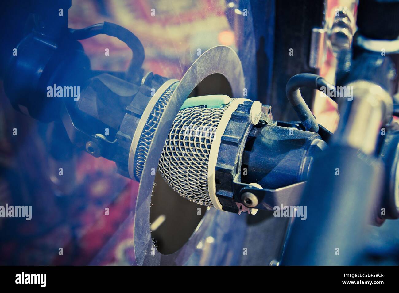 microfono a condensatore in studio Foto Stock