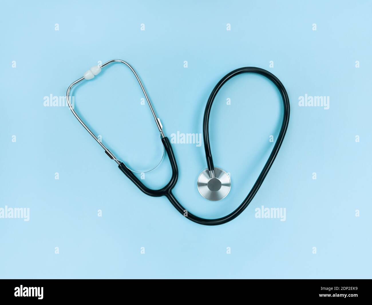 Sfondo blu morbido stetoscopio immagini e fotografie stock ad alta  risoluzione - Alamy