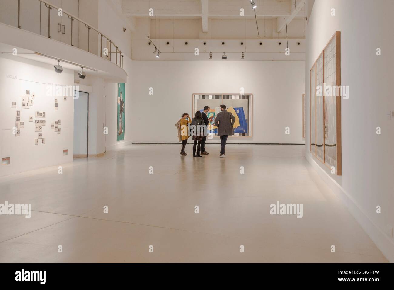 Visitatori al museo. Centro di Arte Contemporanea quartiere Soho, Malaga, Spagna. Foto Stock