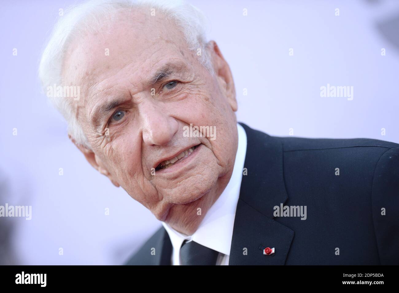 Frank Gehry partecipa al 2015 AFI Life Achievement Award Gala Tribute in onore di Steve Martin al Dolby Theatre il 4 giugno 2015 a Los Angeles, California, USA. Foto di Lionel Hahn/ABACAPRESS.COM Foto Stock