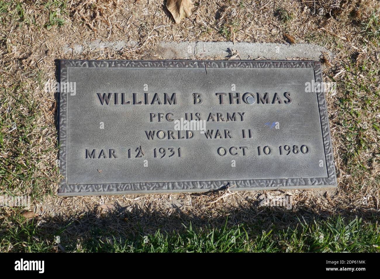 Inglewood, California, USA 18 Dicembre 2020 UNA visione generale dell'atmosfera dell'attore William 'Buckwheat' Thomas's grave nella sezione di Acacia Slope al Cimitero di Inglewood Park il 18 Dicembre 2020 a Inglewood, California, USA. Foto di Barry King/Alamy Stock foto Foto Stock