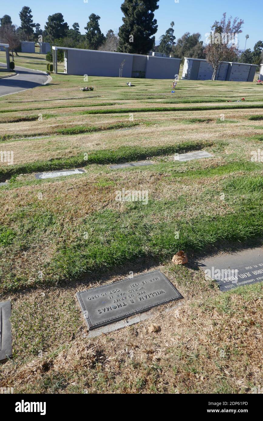 Inglewood, California, USA 18 Dicembre 2020 UNA visione generale dell'atmosfera dell'attore William 'Buckwheat' Thomas's grave nella sezione di Acacia Slope al Cimitero di Inglewood Park il 18 Dicembre 2020 a Inglewood, California, USA. Foto di Barry King/Alamy Stock foto Foto Stock