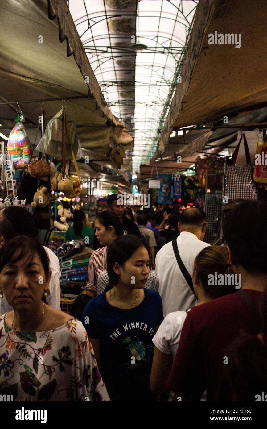 THAILANDE - LA CITÉ DES ANGES Symbole du développement de la péninsule indochinoise, la modernité atteint son apogée à Bangkok. Il y a d’innombrable Foto Stock