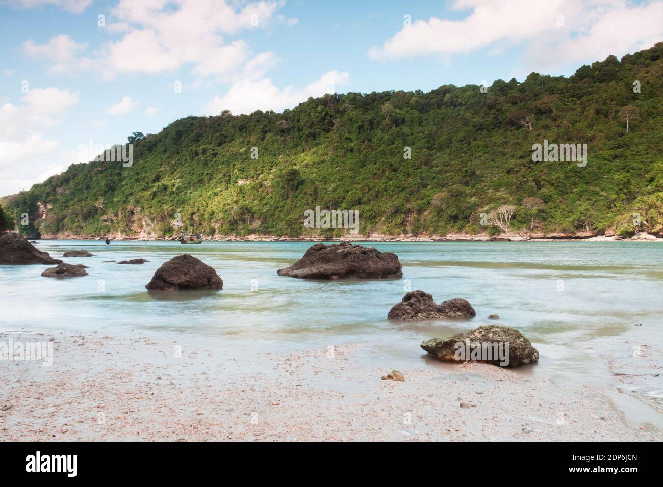 Nusa Barong è una riserva naturale nel distretto di Jember, una delle zone di destinazione per la pesca Foto Stock