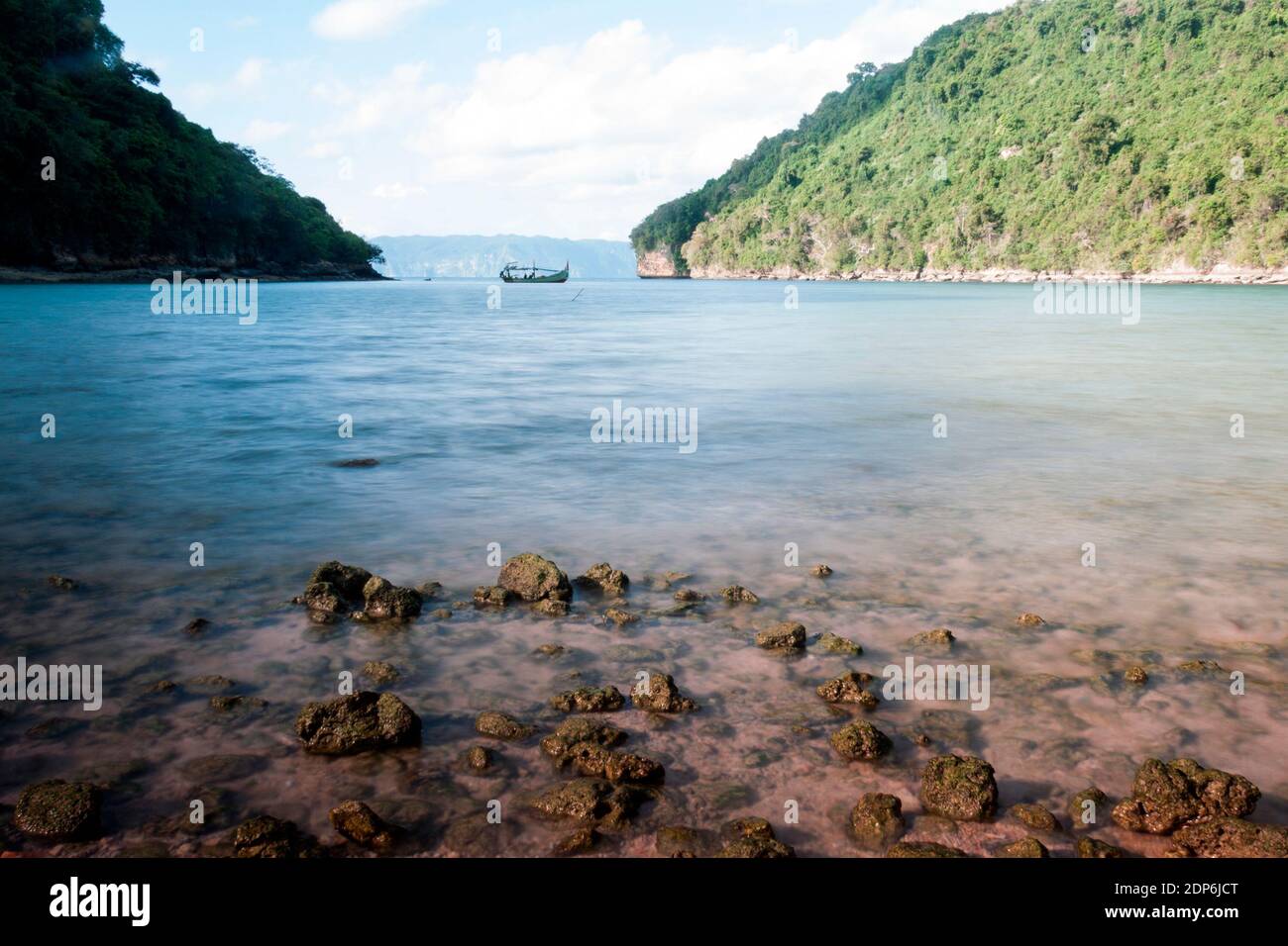 Nusa Barong è una riserva naturale nel distretto di Jember, una delle zone di destinazione per la pesca Foto Stock