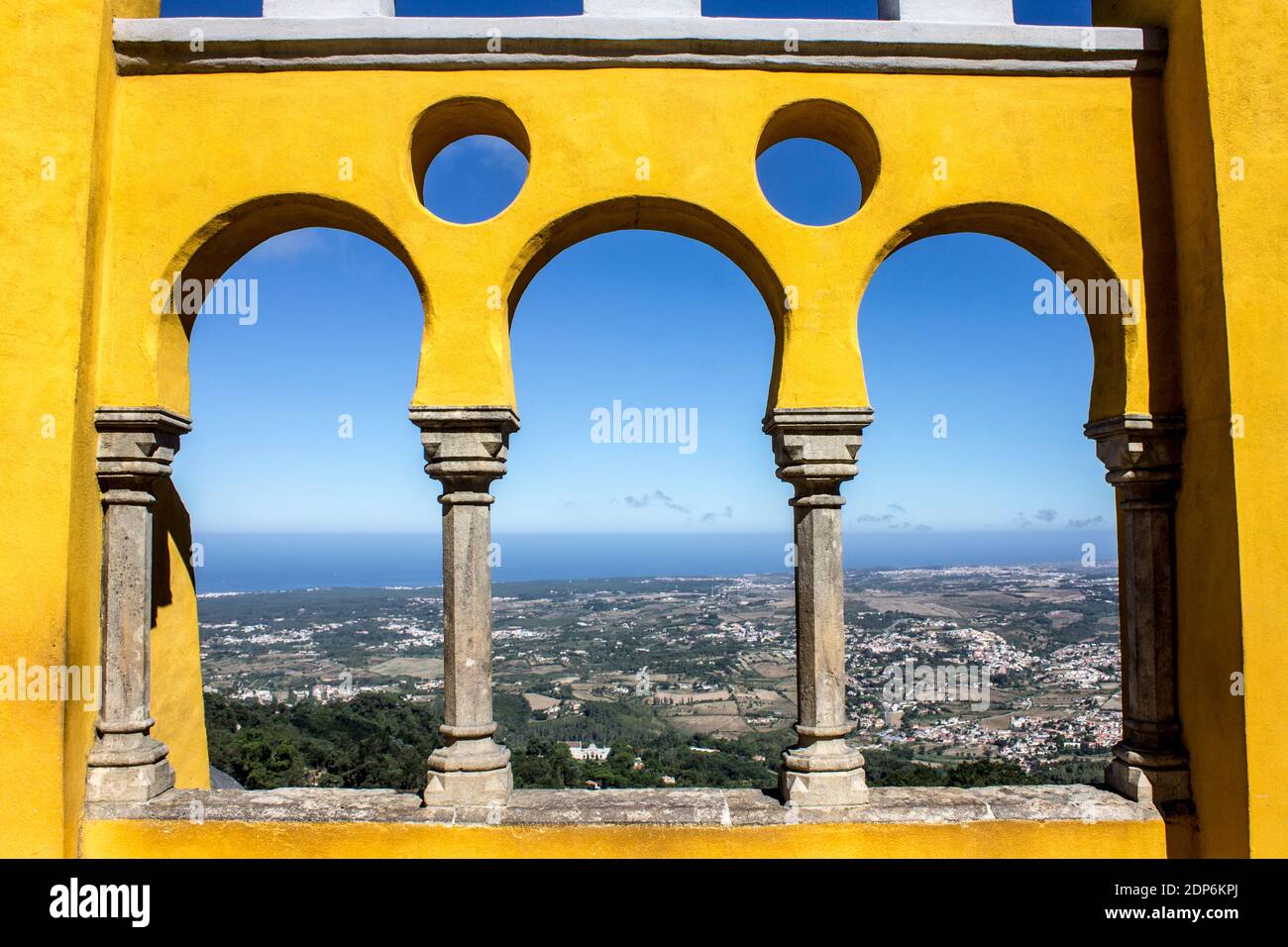 Sintra, Portogallo. Il Palazzo pena o Palacio da pena, un castello romanticista a Sao Pedro de Penaferrim. Un monumento nazionale e un sito Patrimonio dell'Umanità Foto Stock