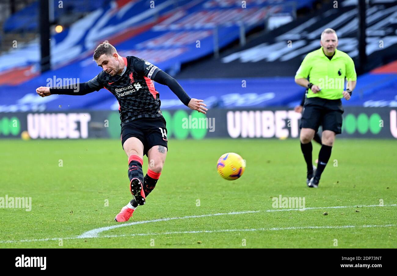 Jordan Henderson di Liverpool segna il suo quarto gol al fianco durante la partita della Premier League a Selhurst Park, Londra. Foto Stock