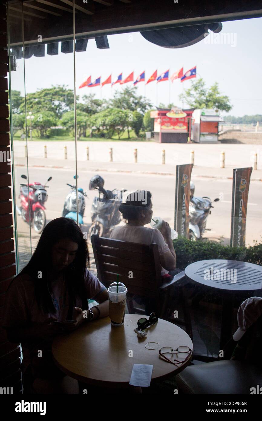 LAO - VIENTIANE LA COMPROMESSO Même si elle se approvche du million d’habitants, Vientiane a encore les allures d’une bourgade à Côte des mégapoles des Foto Stock