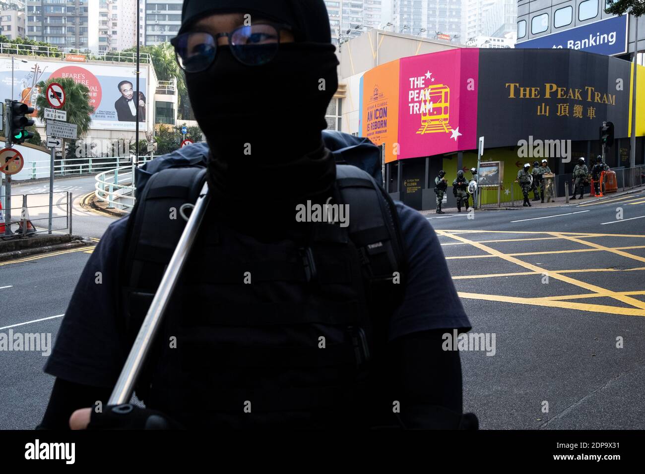 HONG KONG - PROTESTA - MARCHE VERS LE CONSULAT AMERICAIN Marche des manifestants hongkongais pro-democratie vers le consultat américain it rierciement Foto Stock