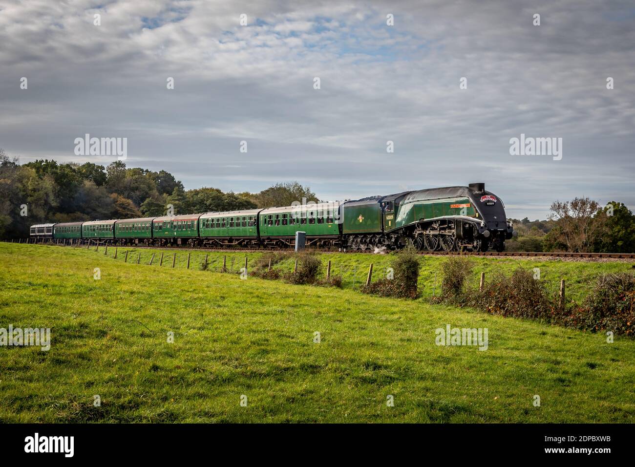 BR 'A4' 4-6-2 No. 60009 'Union of South Africa' si avvicina a Horsted Keynes sulla linea ferroviaria Bluebell Foto Stock