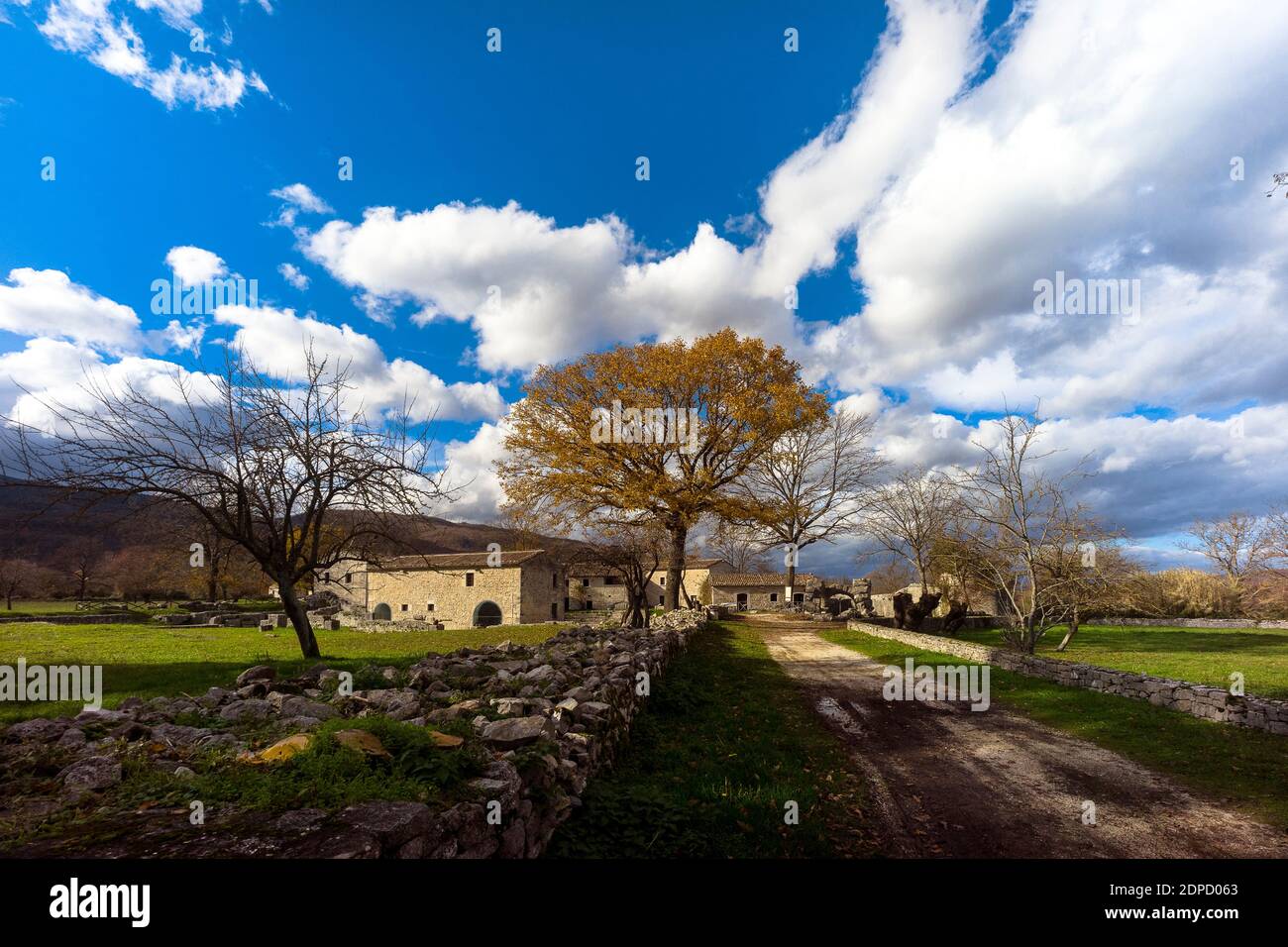 Altilia, Sepino, Molise, Italia: Paesaggio bucolico lungo la strada provinciale dell'Altilia Foto Stock