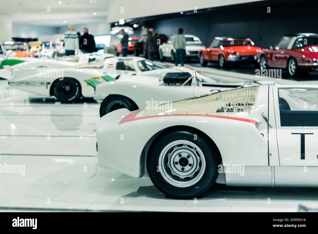 STOCCARDA, Germania 6 marzo 2020: La Porsche 908 KH (1967) nel Museo Porsche. Foto Stock
