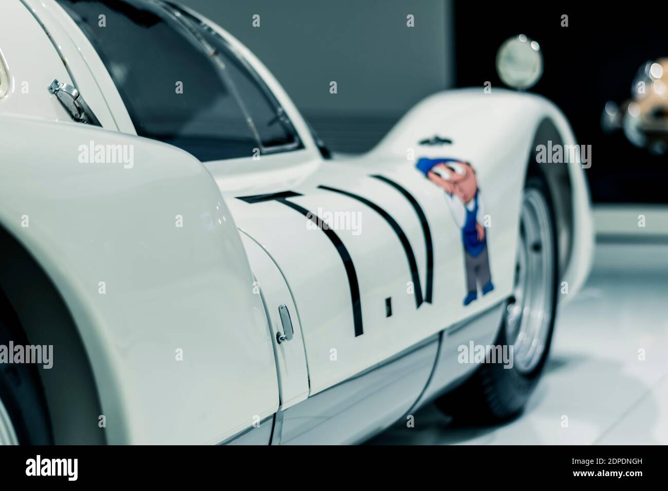 STOCCARDA, Germania 6 marzo 2020: La Porsche 908 KH (1967) nel Museo Porsche. Foto Stock