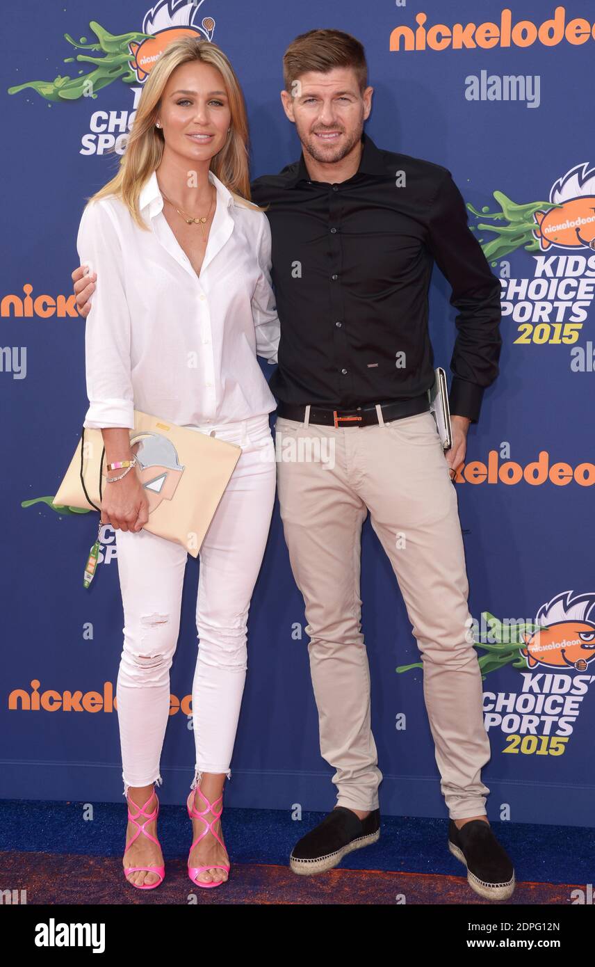 Alex Curran e Steven Gerrard partecipano al Nickelodeon Kids' Choice Sports Awards 2015 presso l'UCLA Pauley Pavilion di Los Angeles, CA, USA, il 16 luglio 2015. Foto di Lionel Hahn/ABACAPRESS.COM Foto Stock