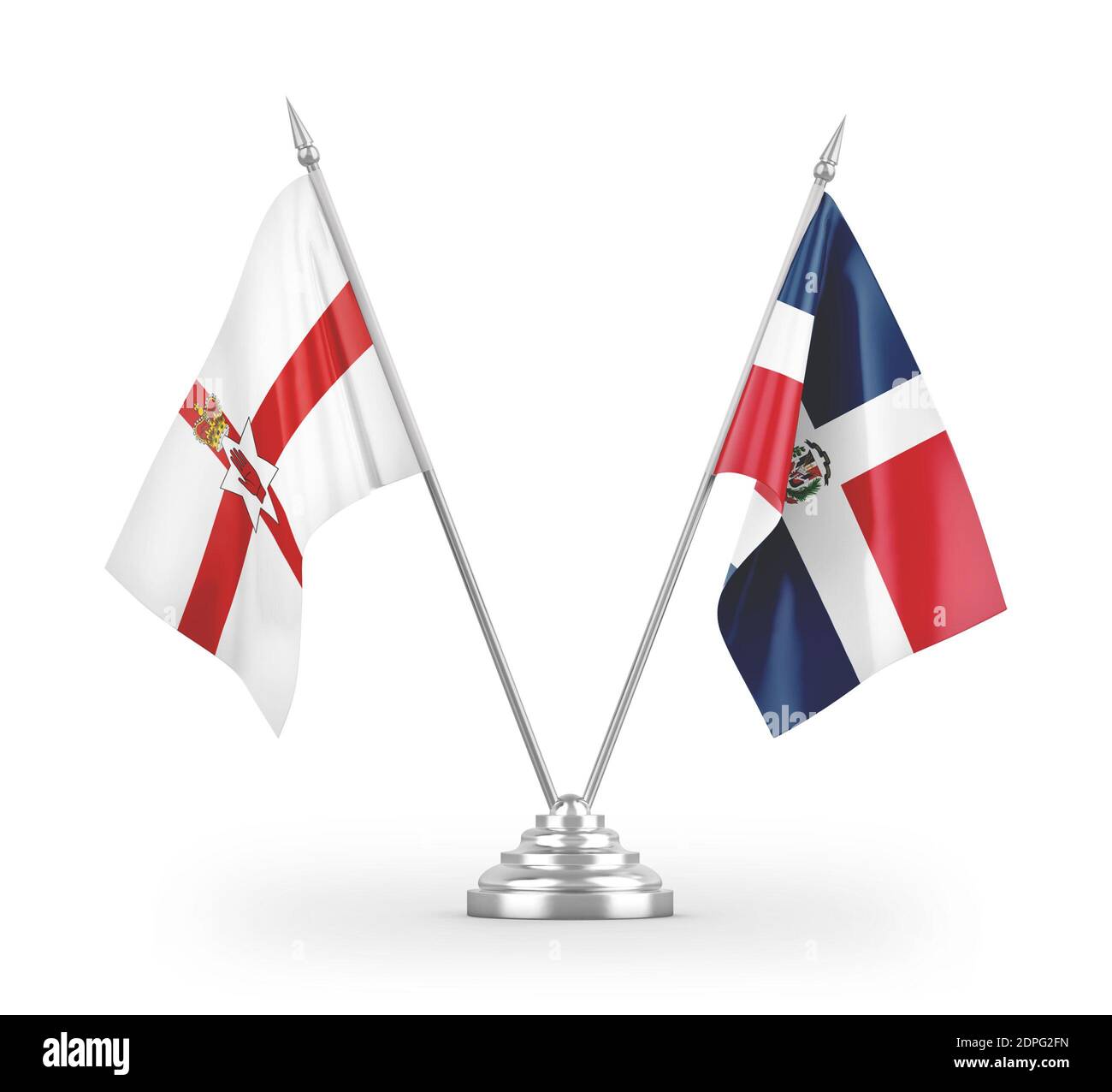 Bandiere da tavola della Repubblica Dominicana e dell'Irlanda del Nord isolate su bianco Foto Stock