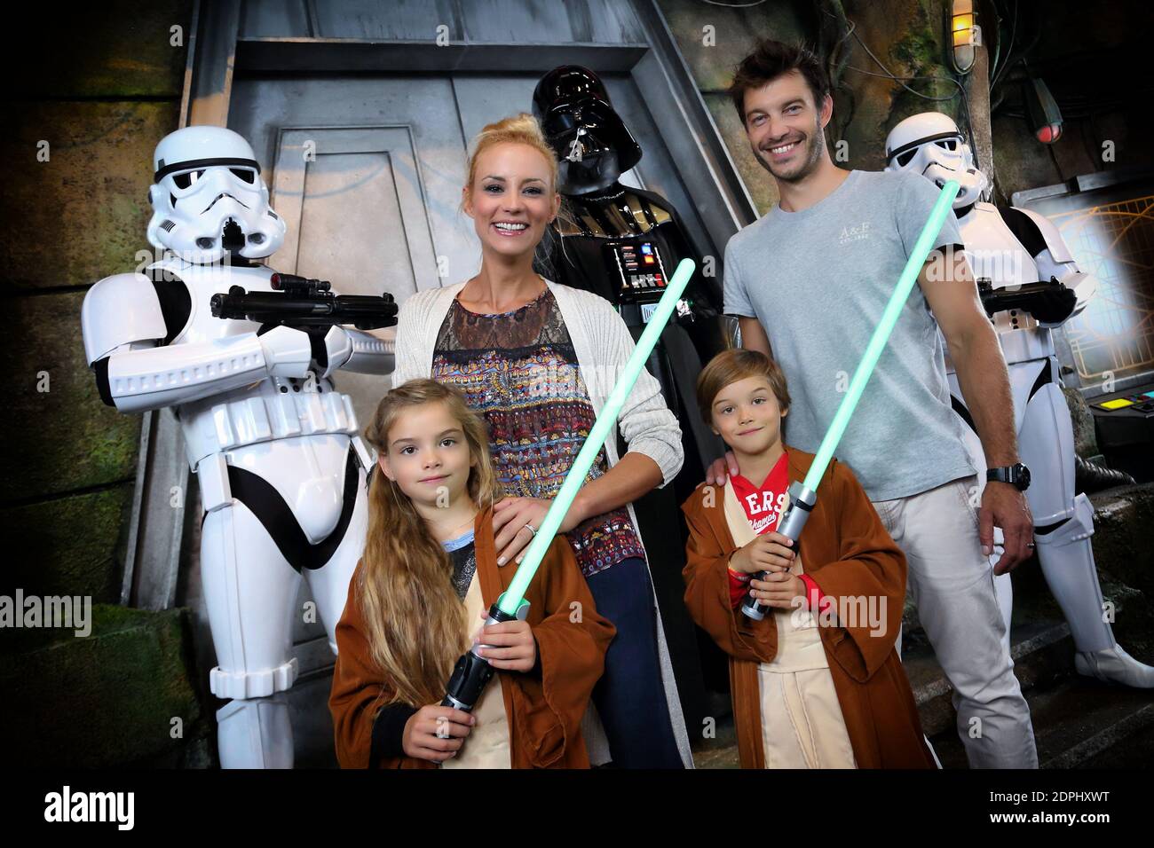 Elodie Gossuin et Bertrand Lacherie lors de la rentrée Star Wars à Disneyland Paris a Marne la Vallée, Francia le 14 settembre 2015. Foto di ABACAPRESS. COM Foto Stock