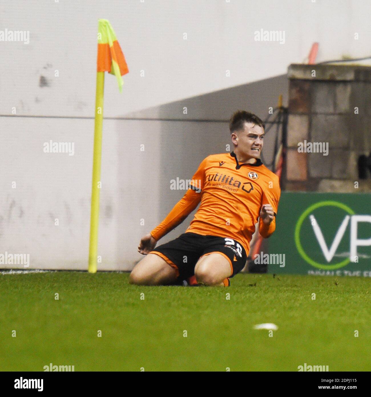 Easter Road Stadium.Edinburgh. Scotland.UK 19 dicembre 20 Scottish Premiership Match Hibernian vs Dundee Utd. Utd. Dundee Super sub Luke Bolton arriva a segnare equalizzando gol v Hibs Credit: eric mcowat/Alamy Live News Foto Stock