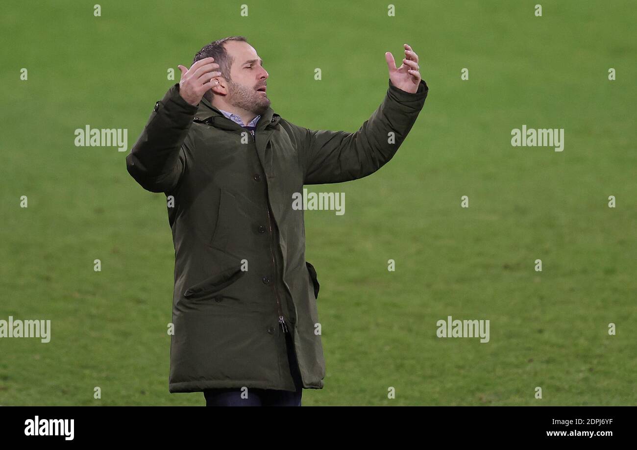 Allenatore Manuel BAUM (GE), deluso, enttvssuscht, Enttvssuschung, Enttaeuschung, gesto, gestualità, calcio 1 Bundesliga, 12 ° giorno, FC Schalke 04 (GE) - SC Freiburg (FR) 0: 2, il 16 dicembre 2020 a Gelsenkirchen/Germania. Foto: Juergen Fromme/Firo Sportphoto/Pool via FOTOAGENTUR SVEN SIMON le NORMATIVE DFL VIETANO QUALSIASI USO DI FOTOGRAFIE COME SEQUENZE DI IMMAGINI E/O QUASI-VIDEO.USO ESCLUSIVAMENTE EDITORIALE. NESSUNA VENDITA SECONDARIA (RI-) ENTRO 48 ORE DOPO IL KICK-OFF. Solo per scopi giornalistici! Agenzie di stampa nazionali e internazionali NON RIVENDONO! ¬ | utilizzo in tutto il mondo Foto Stock