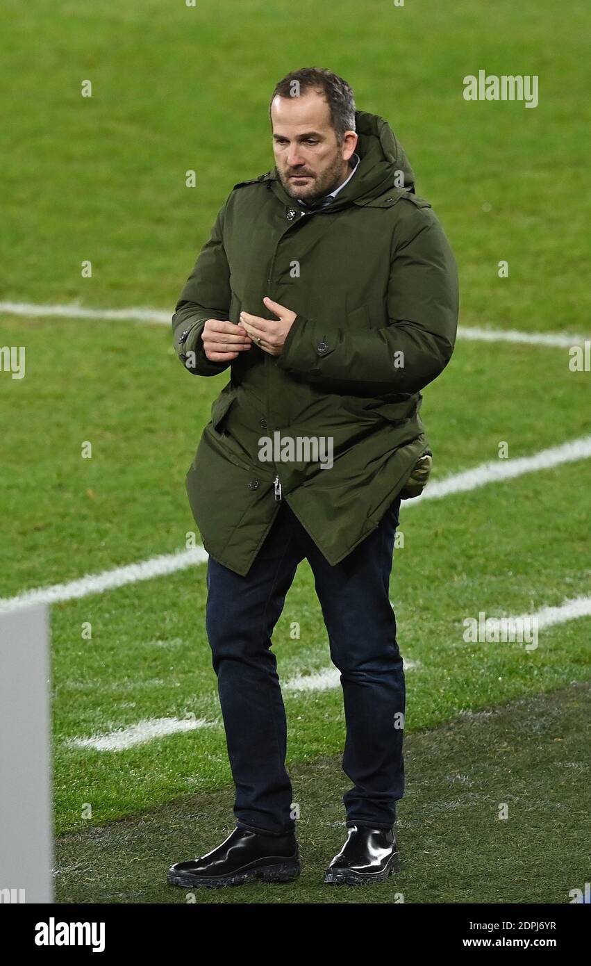 Allenatore Manuel BAUM (GE), deluso, enttvssuscht, Enttvssuchung, Enttaeuschung Calcio 1. Bundesliga, 12° giorno, FC Schalke 04 (GE) - SC Freiburg (FR) 0: 2, il 16 dicembre 2020 a Gelsenkirchen/Germania. Foto: Valeria Witters - Witters Sportphoto/Pool via FOTOAGENTUR SVEN SIMON le NORMATIVE DFL VIETANO L'USO DELLE FOTOGRAFIE COME SEQUENZE DI IMMAGINI E/O COME QUASI-VIDEO.USO ESCLUSIVAMENTE EDITORIALE. NESSUNA VENDITA SECONDARIA (RI-) ENTRO 48 ORE DOPO IL KICK-OFF. Solo per scopi giornalistici! Agenzie di stampa nazionali e internazionali NON RIVENDONO! ¬ | utilizzo in tutto il mondo Foto Stock