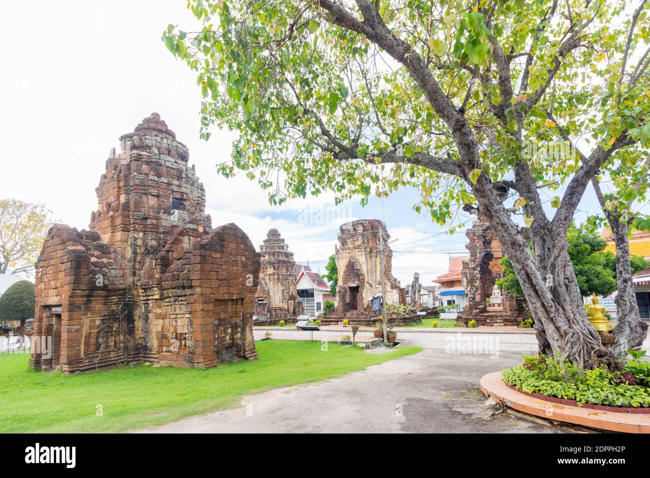 Wat Kamphaeng Laeng è una serie di antichi templi Khmer a Phetchaburi, Thailandia Foto Stock