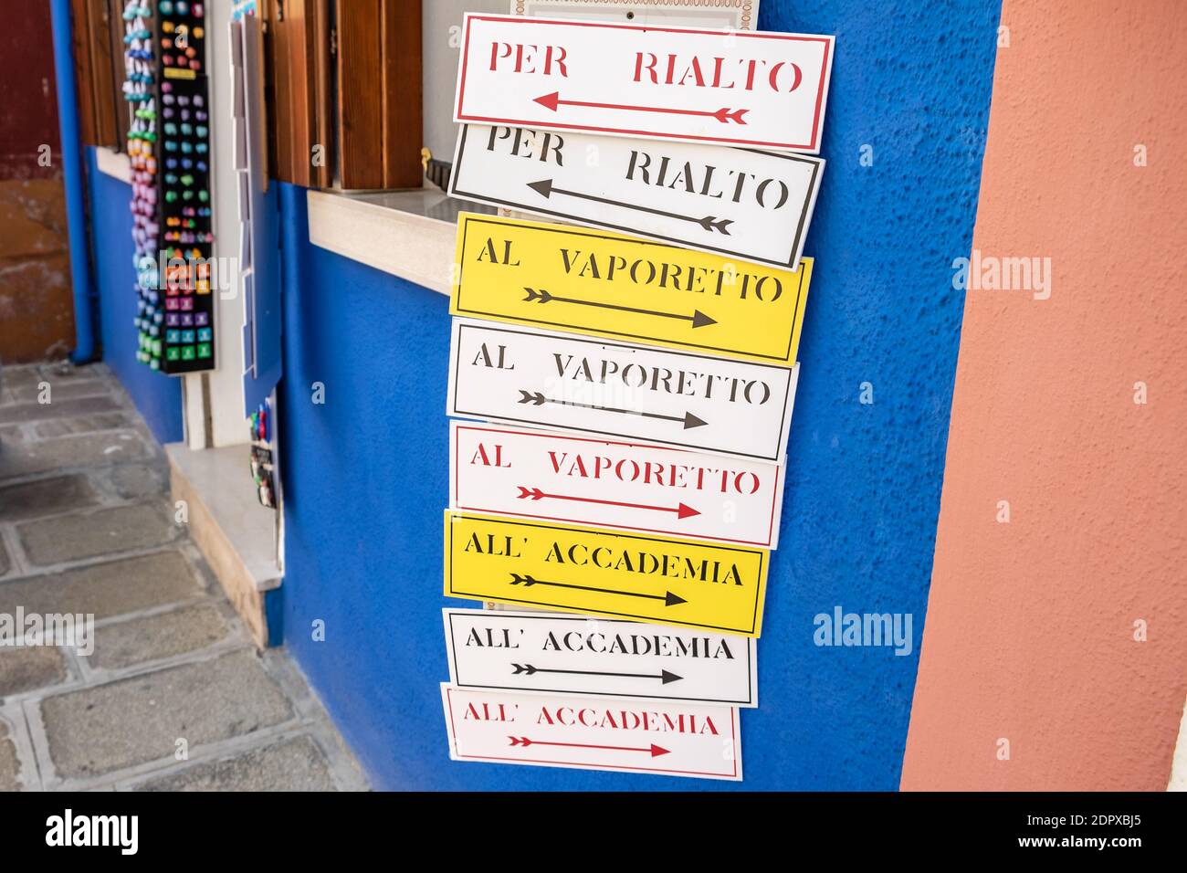 Venezia in Italia e le indicazioni stradali per San Marco Piazza e Rialto Foto Stock