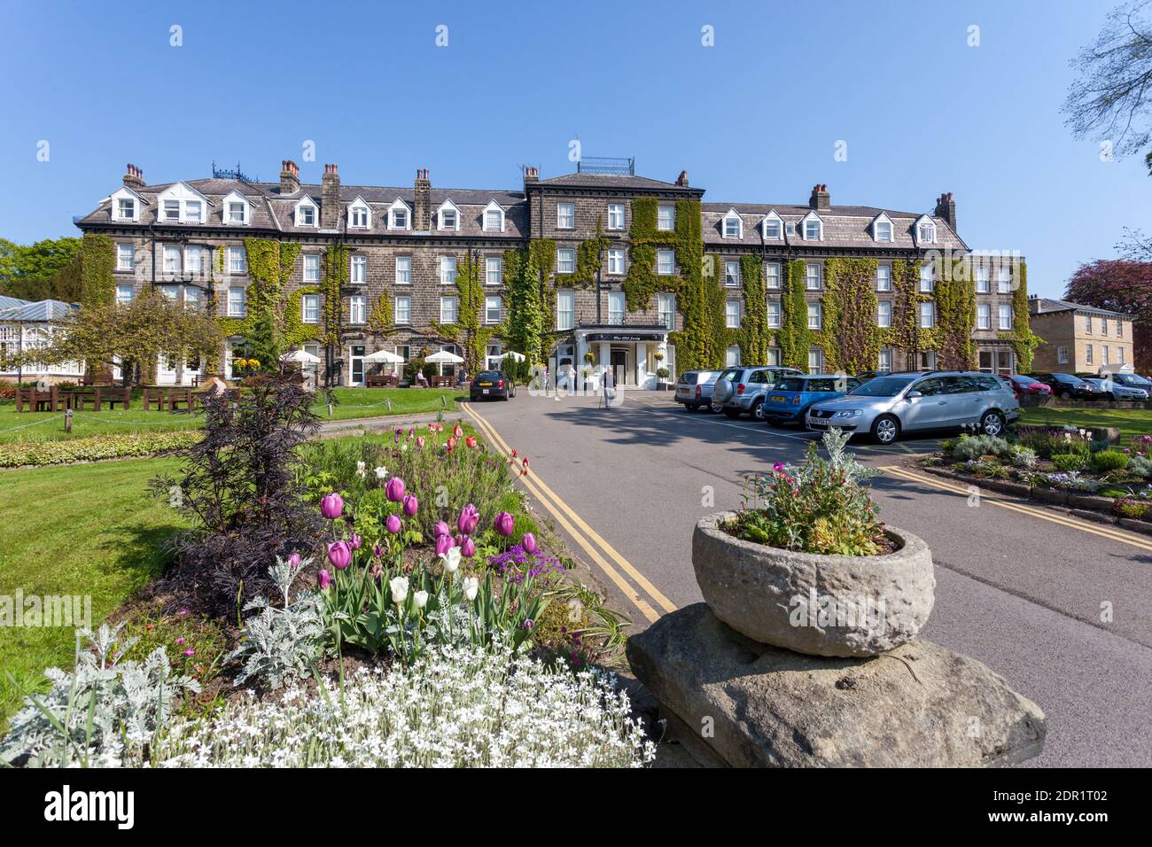 Vista esterna del famoso Old Swan Hotel di Harrogate, North Yorkshire Foto Stock