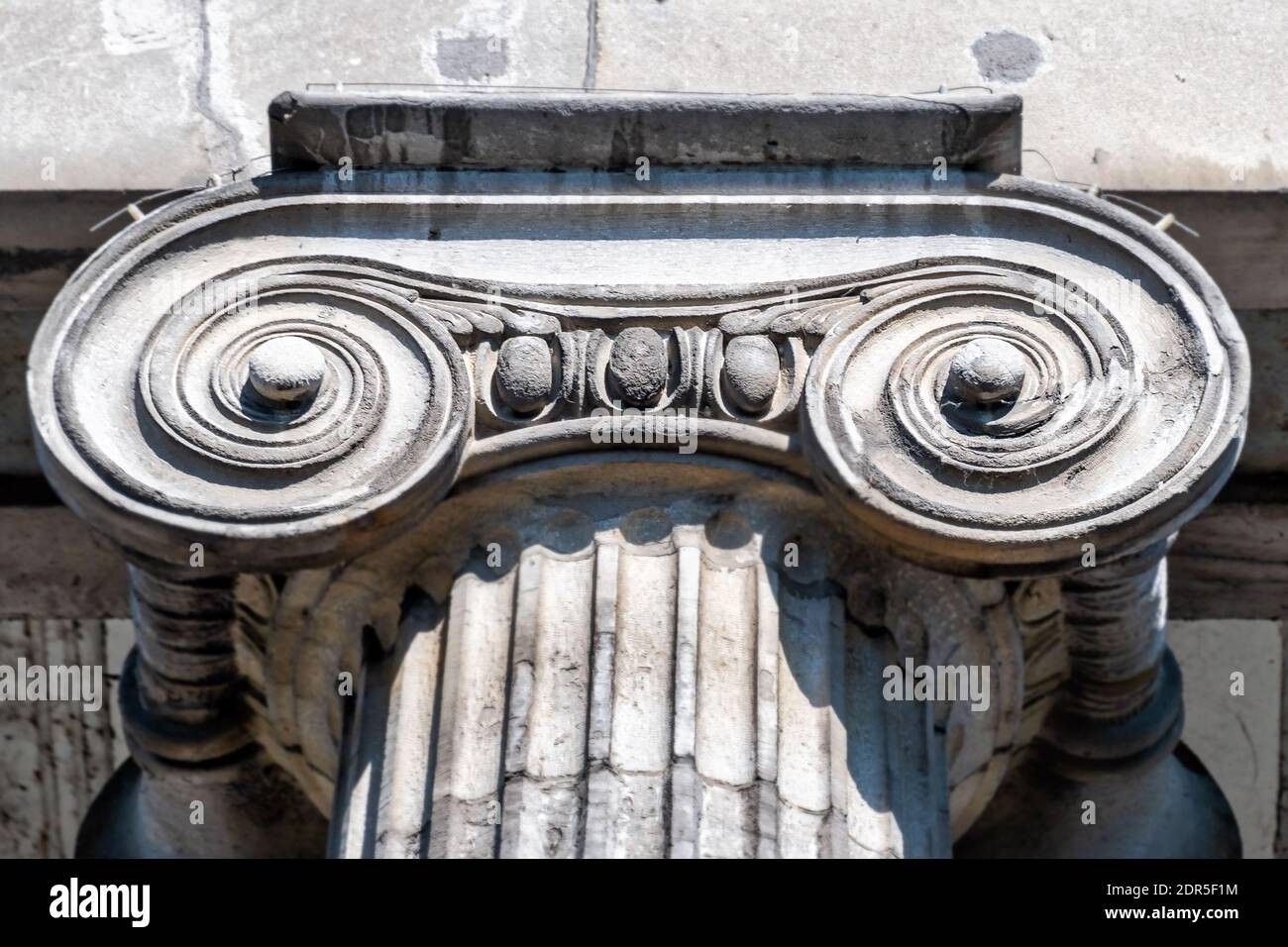 Colonna di stile ionico di architettura classica, Montreal, Canada Foto Stock