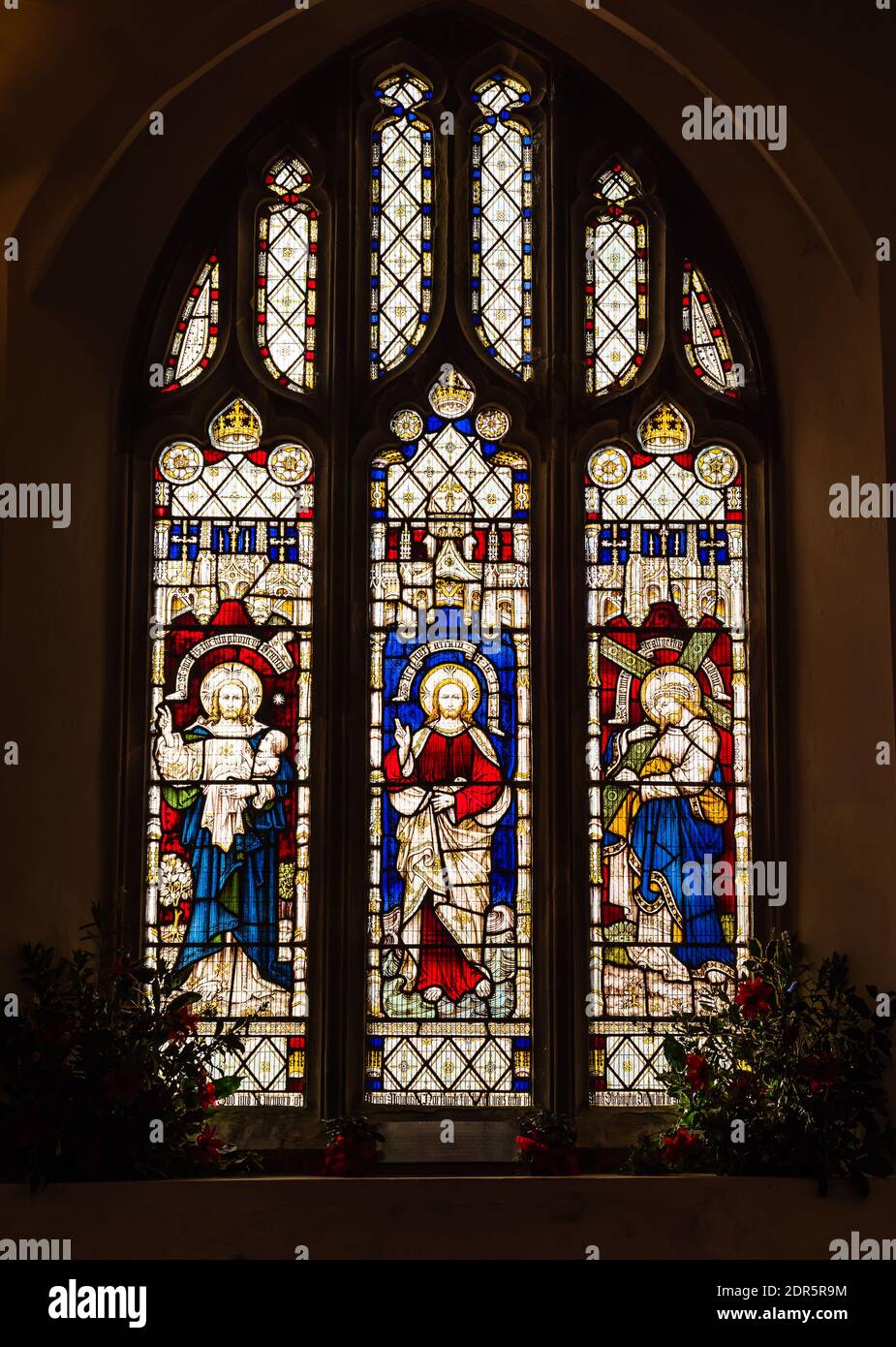 Natale fiori in mostra alla Chiesa di tutti i santi in East Budleigh. Foto Stock