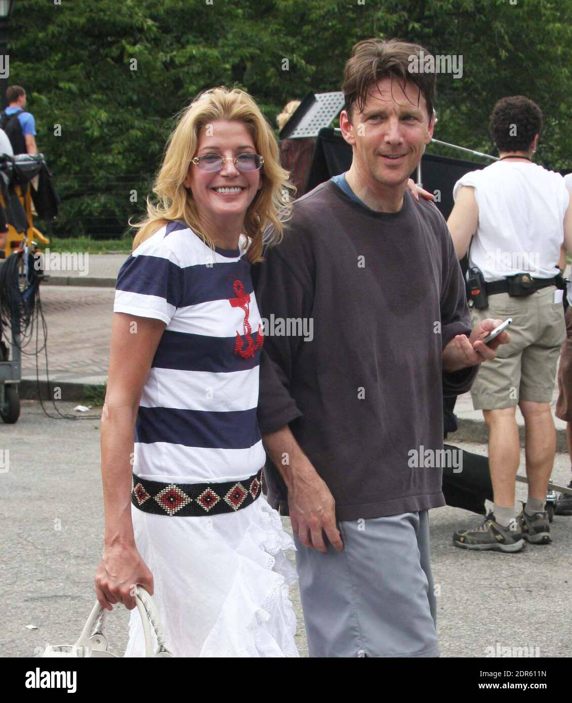 New York City 07-09-08 Andrew McCarthy, Candace Bushnell, sul set di Lipstick Jungle in Central Park. Foto di John Barrett/PHOTOlink Foto Stock