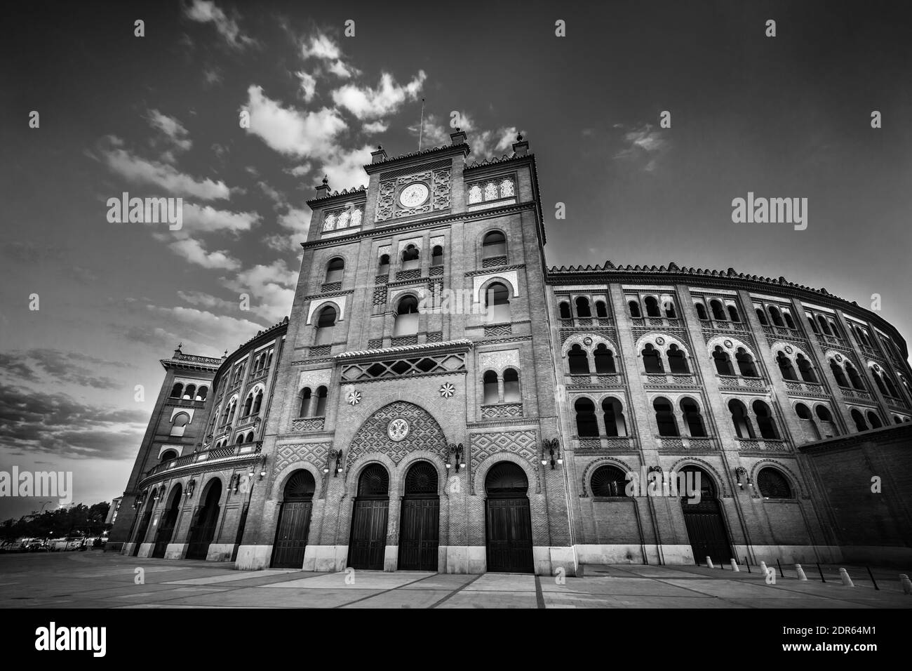 Arena di Madrid, Las Ventas, situata in Plaza de Torros. E 'il più bigest bullring in Spagna in bianco e nero. Foto Stock