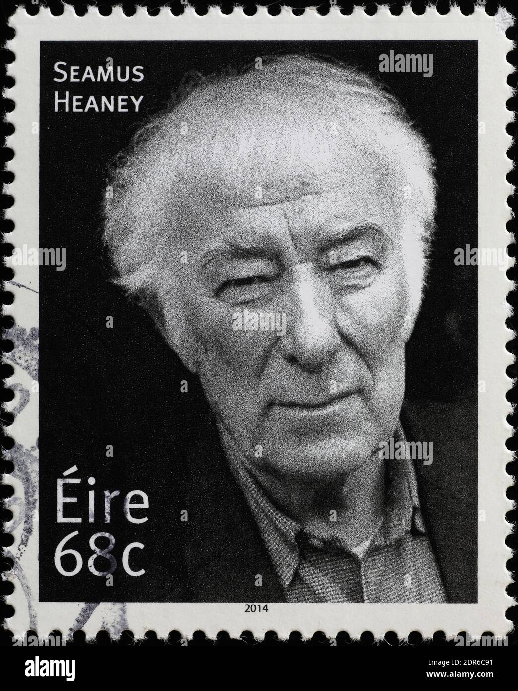 Seamus Heaney sul francobollo irlandese Foto Stock