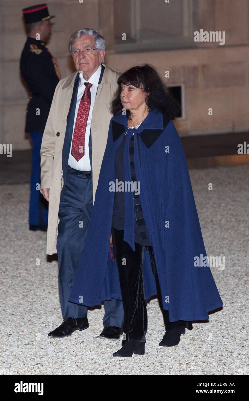 Jean-Pierre Chevenement e sua moglie Nisa arrivarono per una cena di stato  in onore del presidente maliano Ibrahim Boubacar Keita al Palazzo Elysee a  Parigi, Francia, il 21 ottobre 2015. Keita è