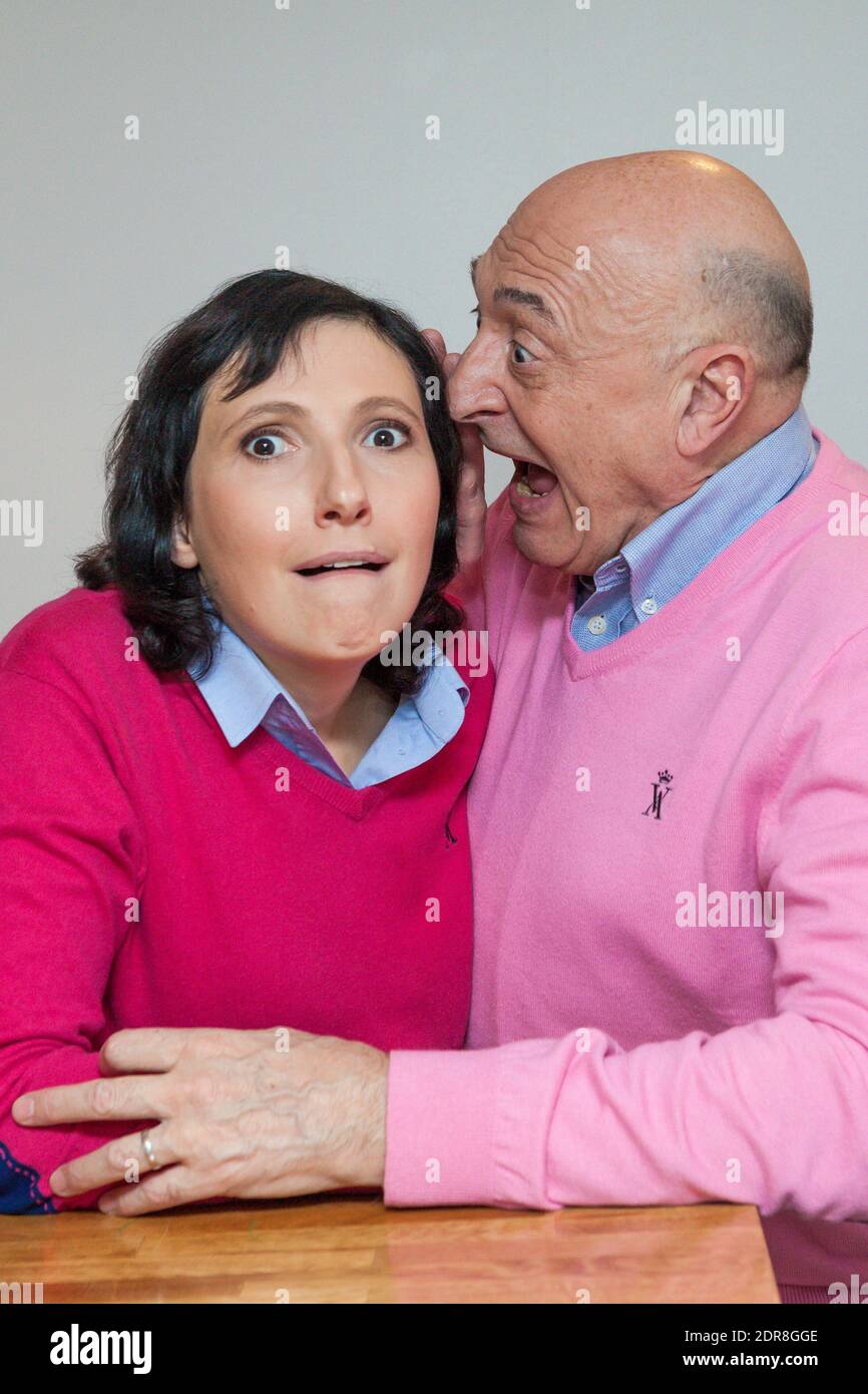 Portrait des humoristes francais, Guy Montagne et Sylvie Ravoutet, 'Kes'kon va en faire' en tournee, lors de l'enregistrement de l'emission de television sur France 3 Les Grands du Rire a Paris, France le 21 Ottobre 2015. Foto Maxime Reynaud/APS Medias/ABACAPRESSCOM Foto Stock