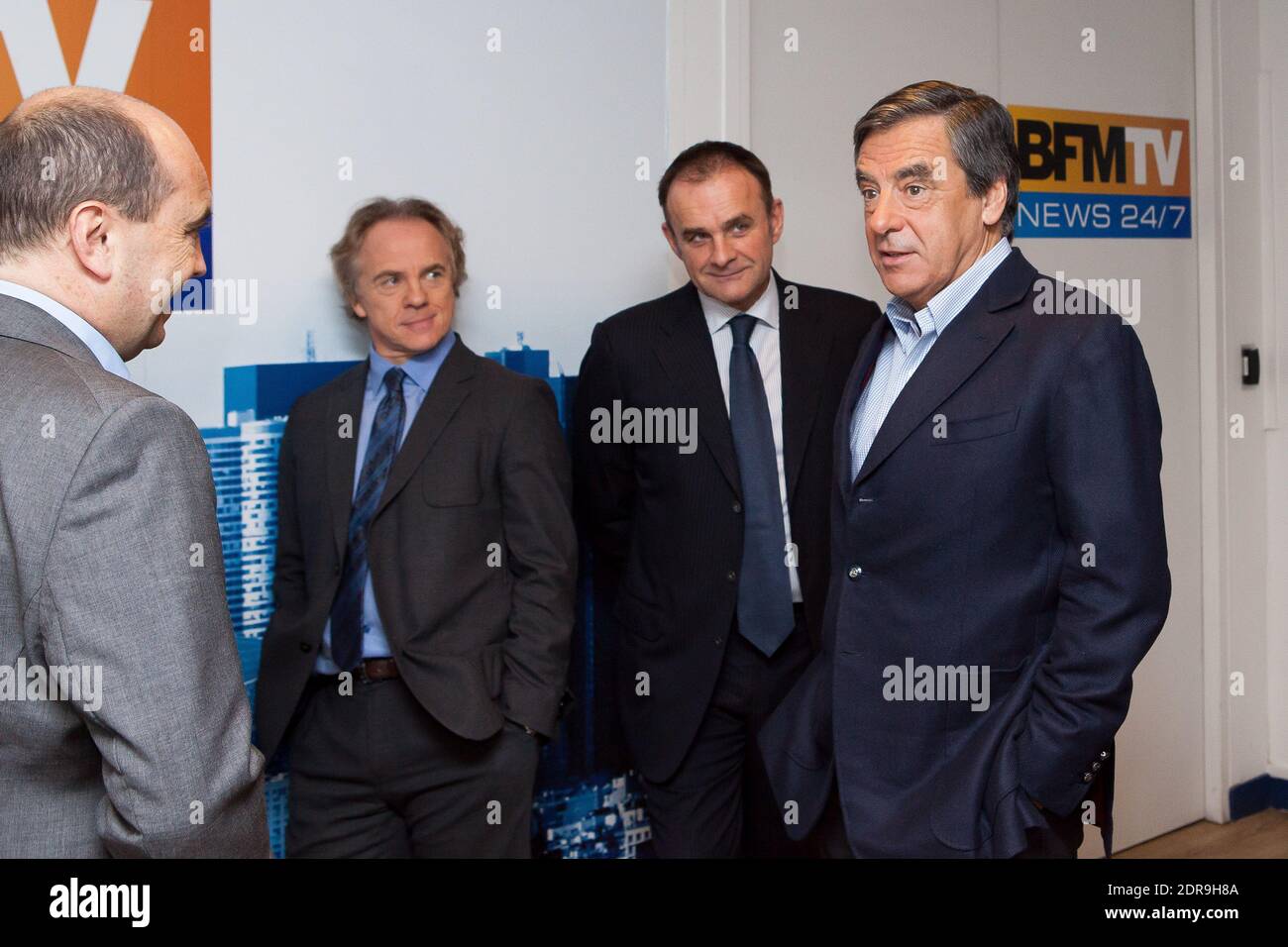 Esclusivo - Francois Fillon è intervistato da Jean-Jacques Bourdin sulla radio RMC a Parigi, Francia il 12 novembre 2015. Foto di Audrey Poree/ ABACAPRESS.COM Foto Stock