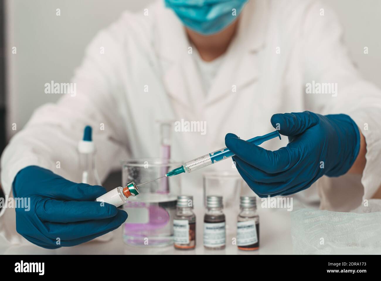 sviluppo di vaccini in laboratorio, cura per covid-19 Foto Stock