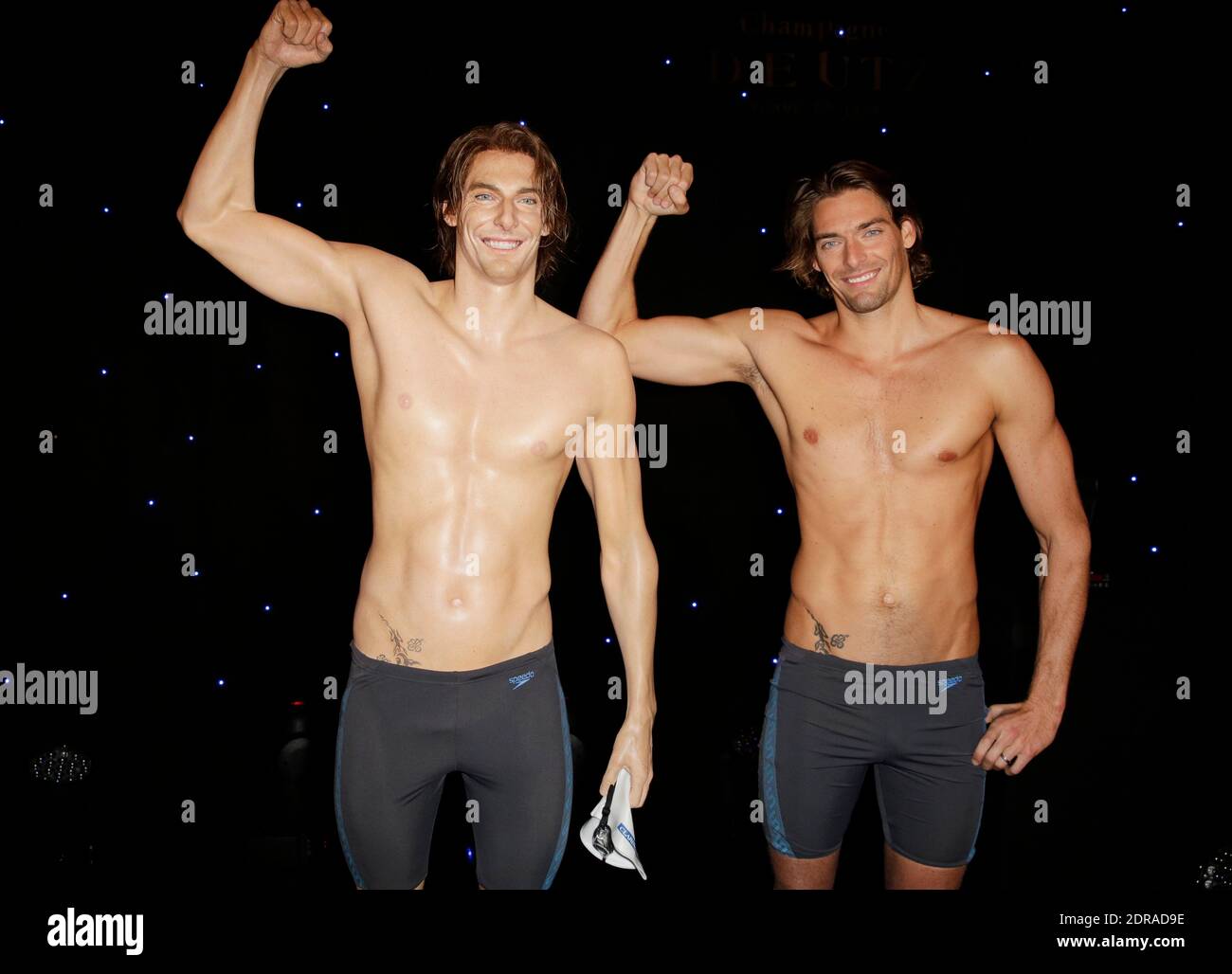 Camille Lacourt inaugure sa statuation de cire au Musee Grevin a Paris, France, le 30 novembre 2015. Photo de Jerome Domine/ ABACAPRESS.COM Foto Stock