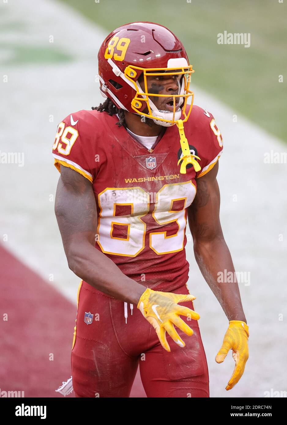 Landover, Maryland, Stati Uniti. 20 dicembre 2020. Washington Football Team Wide Receiver Cam Sims (89) durante il gioco NFL tra la stagione regolare NFL gioco tra Seattle Seahawks e la Washington Football Team giocato al FedEx Field di Landover, Maryland. Fotografo: Cory Royster. Credit: csm/Alamy Live News Foto Stock