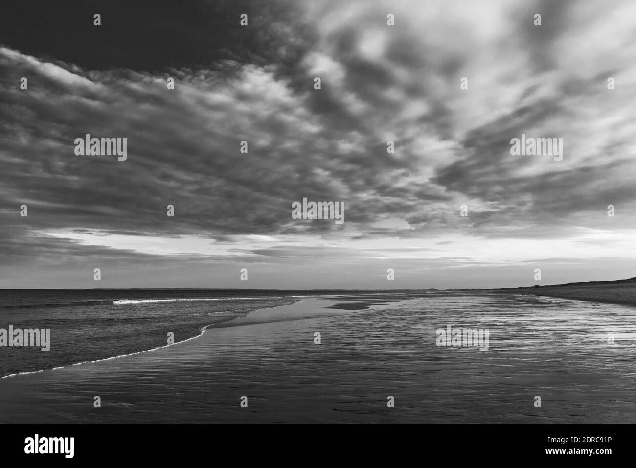 Spiaggia al Parker River National Wildlife Refuge, Newbury, Massachusetts USA. Pochissime persone vengono in riva al mare a novembre. Foto Stock