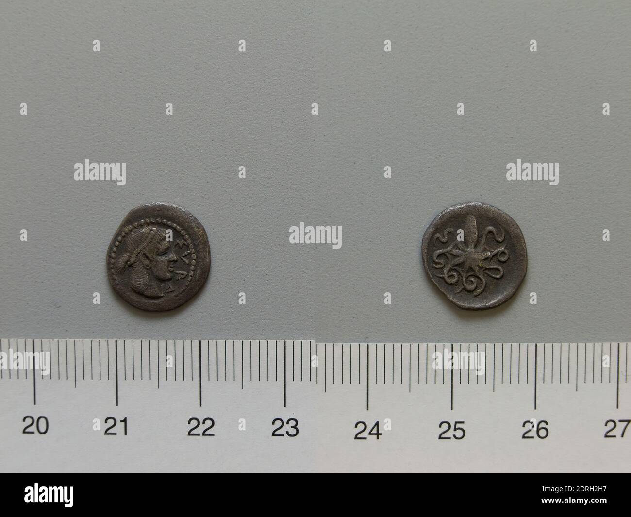 Menta: Siracusa, 1 Litra di Siracusa, 485–465 a.C., Argento, 0.77 g, 6:00, 13 mm, Made in Siracusa, Sicilia, Greco, V secolo a.C., Numismatica Foto Stock