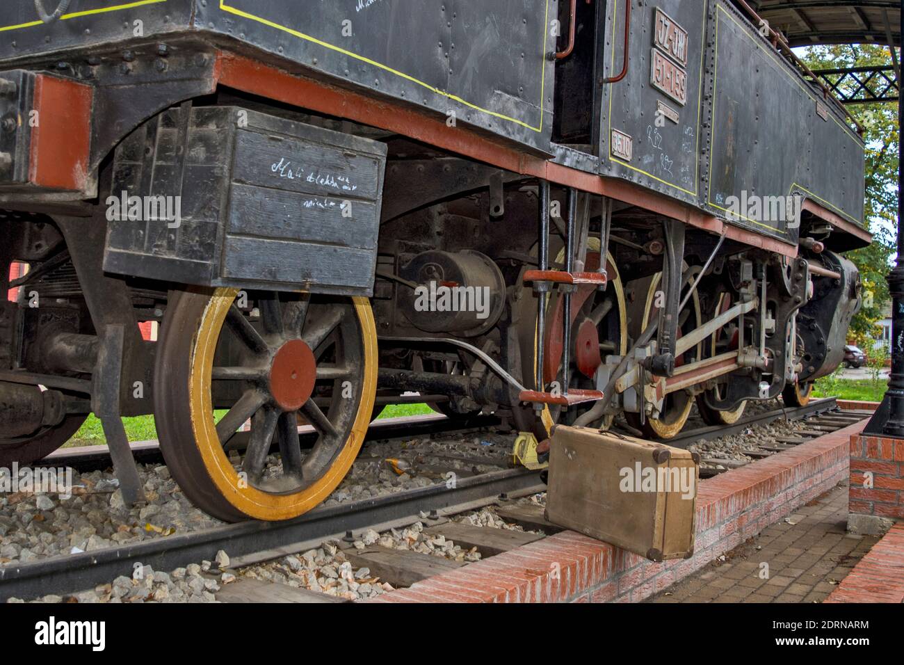 Kikinda, Serbia, 17 ottobre 2015. Vecchia locomotiva a vapore serie JZ51 - 159 prodotta in Ungheria intorno al 1910.la locomotiva è un esemplare del museo ed è p Foto Stock