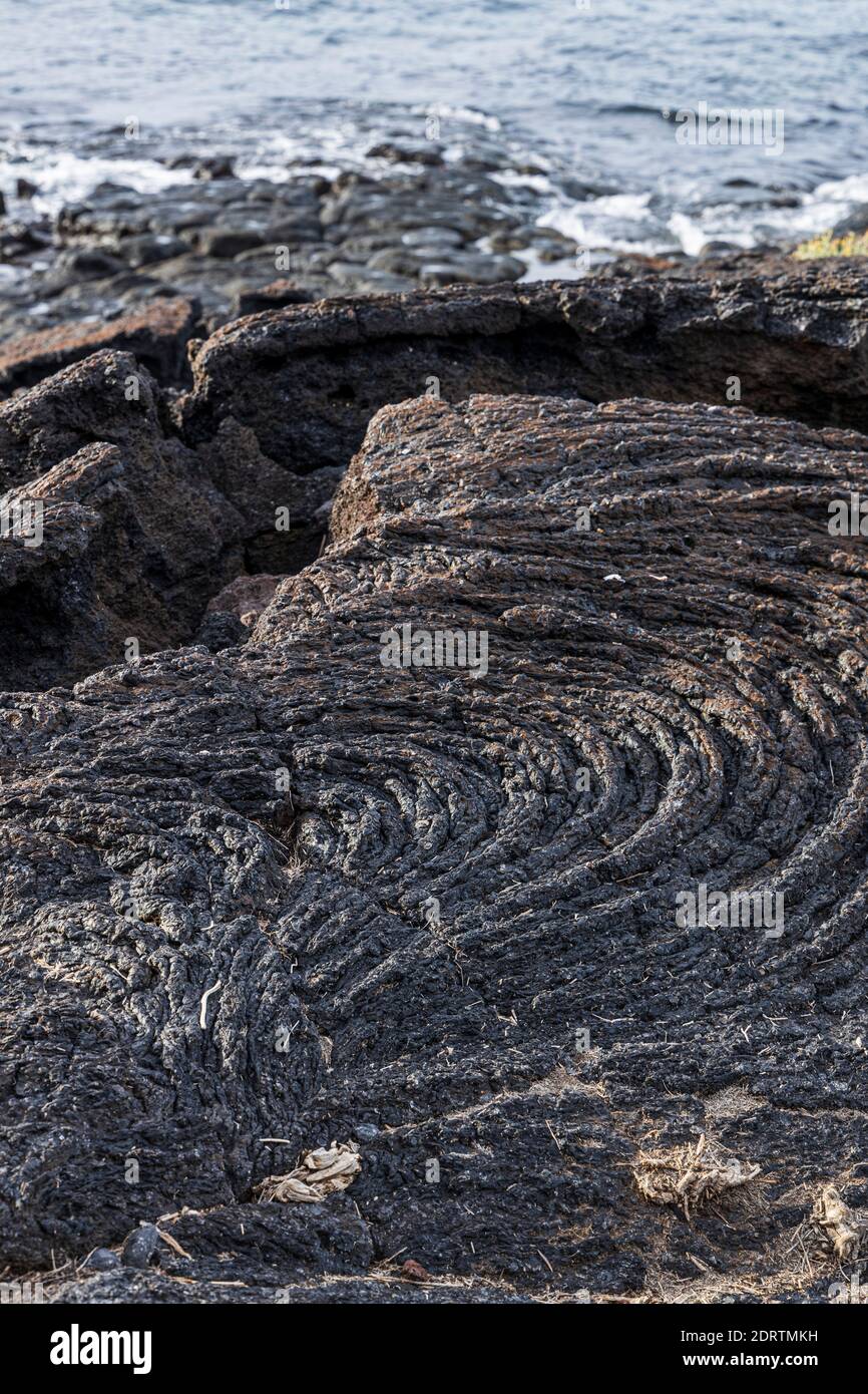 Pahoehoe, lava a ropia, formazioni rocciose vulcaniche sulla costa occidentale, Playa San Juan, Tenerife, Isole Canarie, Spagna Foto Stock