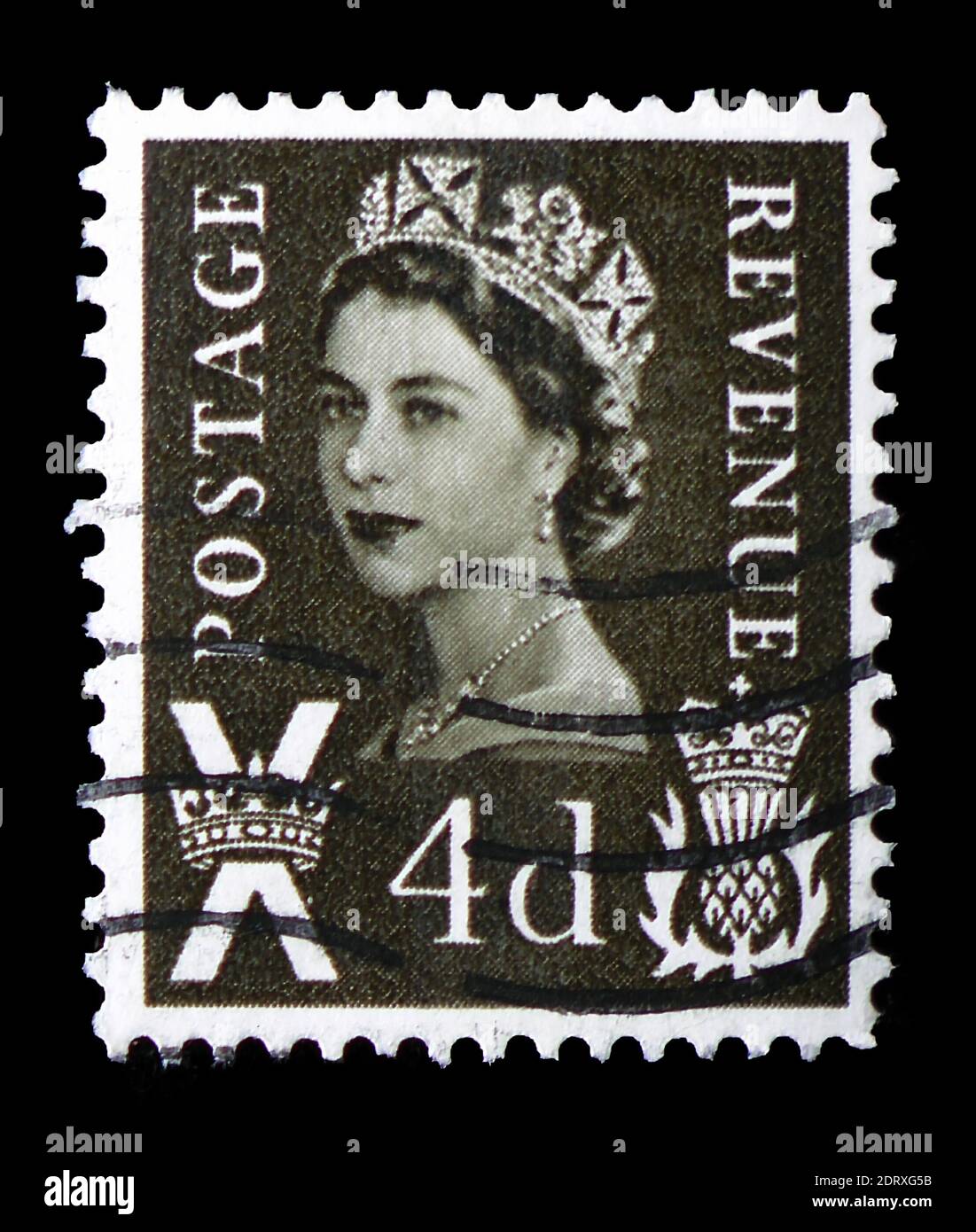 MOSCA, RUSSIA - 14 FEBBRAIO 2019: Un francobollo stampato nel Regno Unito mostra Queen Elizabeth II - 5d Wilding Ritratto, Regionale - Scozia serie, circa Foto Stock