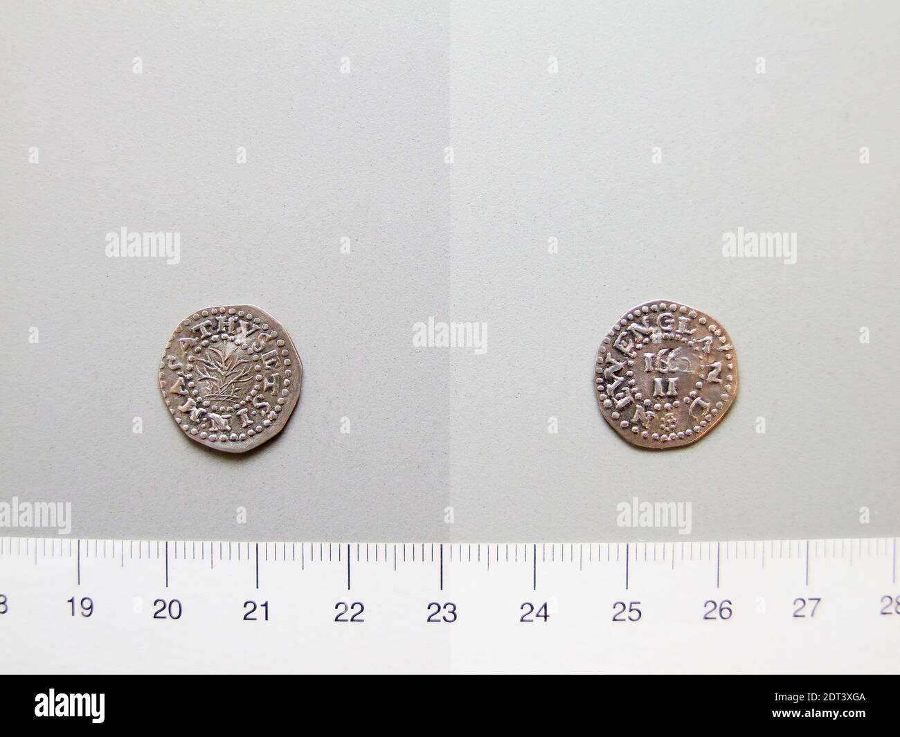 Produttore: Robert Sanderson, americano, nato Inghilterra, 1608–1693, Produttore: John Hull, americano, nato Inghilterra, 1624–1683, Twopence dagli Stati Uniti, Argento, .77 g, 12:00, 15.5 mm, Made in United States, American, 17th Century, Numismatica Foto Stock