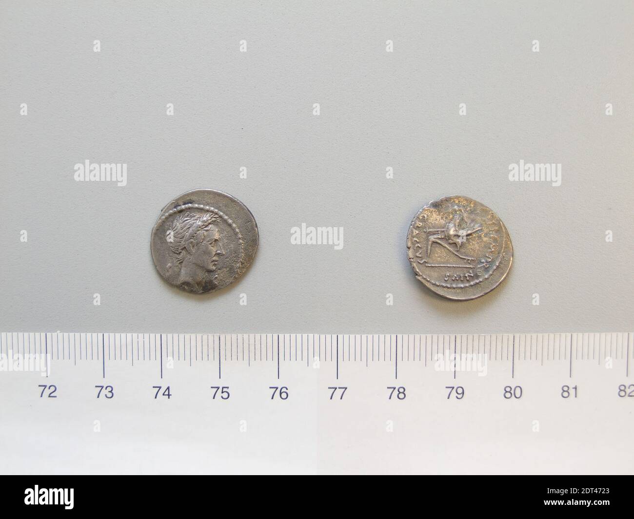 Menta: Menta in movimento, Magistrato: Ti. Sempronio Graccho, Magistrato: Augusto, Imperatore di Roma, 63 a.C.–d.C. 14, governò il 27 a.C.–d.C. 14, Denario dalla menta mobile, 40 a.C., Argento, 2.92 g, 9:00, 18.8 mm, fatto in Impero Romano, Romano, i secolo a.C., Numismatica Foto Stock