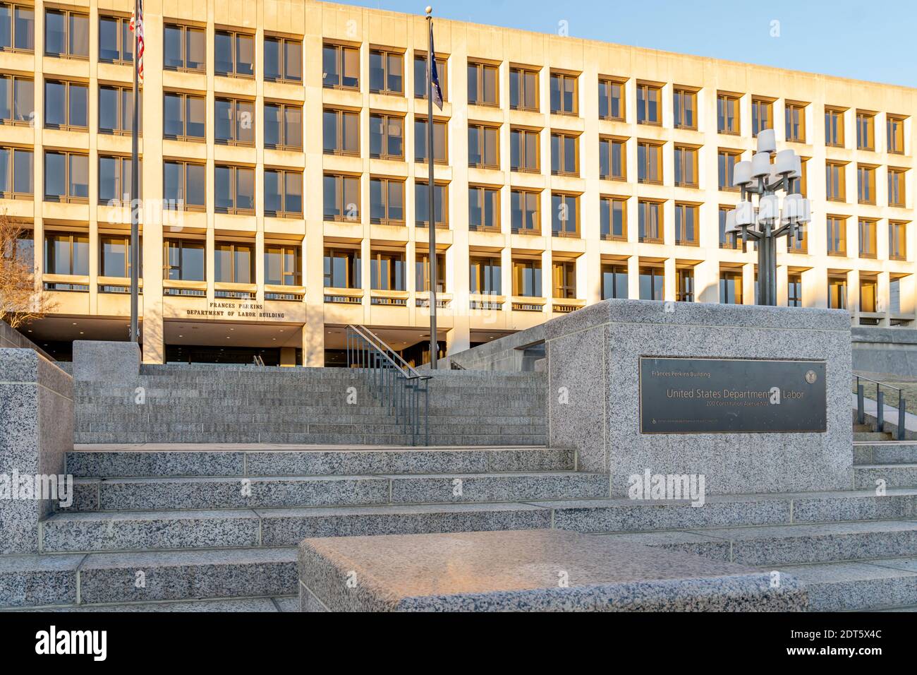 Il Dipartimento del lavoro degli Stati Uniti (DOL) firma e costruisce a Washington, DC. Foto Stock