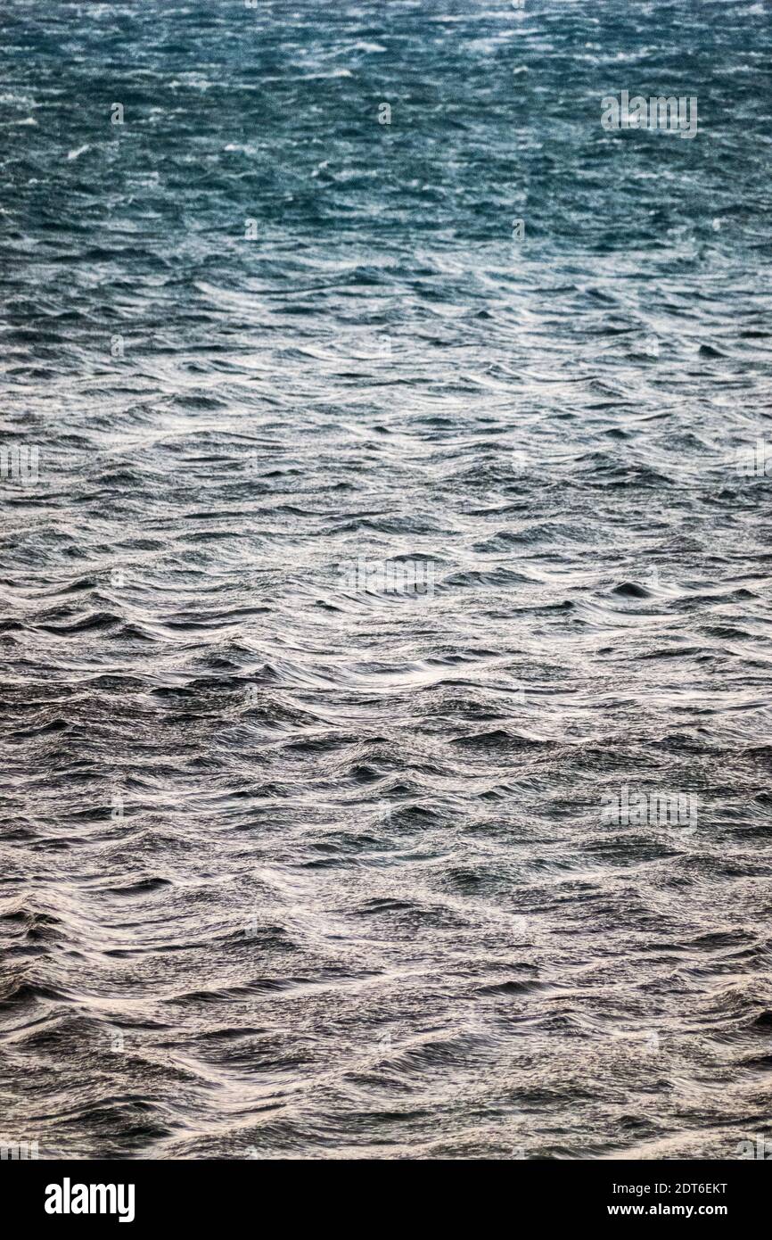 Piena cornice di acqua oceanica con le onde Foto Stock