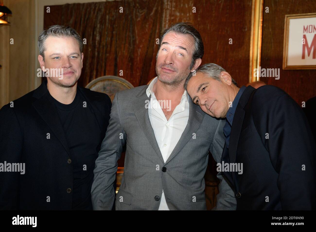 Matt Damon, Jean Dujardin, George Clooney alla fotocellula 'The Monuments Men' tenutasi all'Hotel Bristol di Parigi, Francia, il 12 febbraio 2014. Foto di Nicolas Briquet/ABACAPRESS.COM Foto Stock
